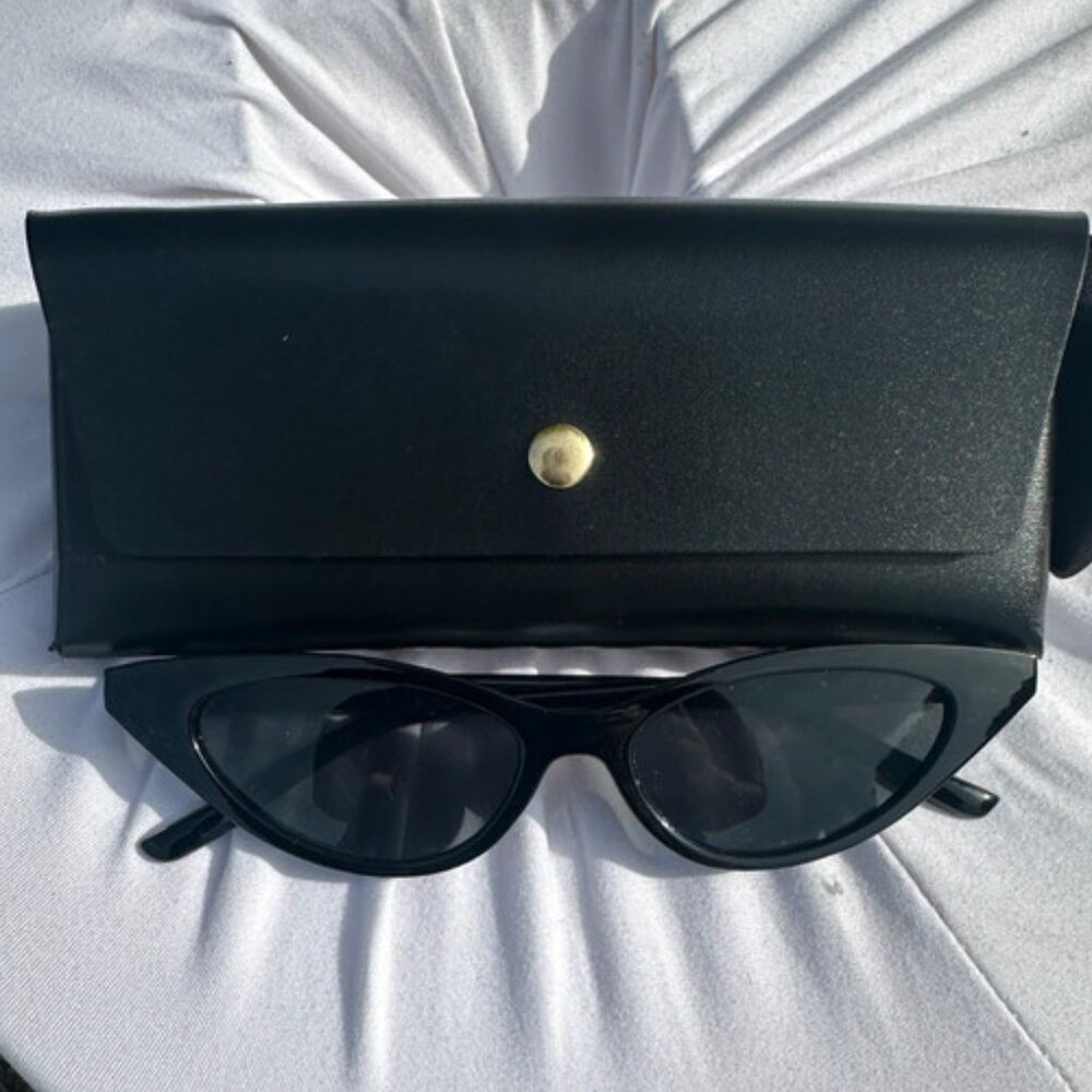 SHEIN Black Sunglasses Classic Design Accessories